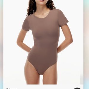 Babaton by Aritzia contour crew short-sleeve bodysuit in Deep Taupe, size L.